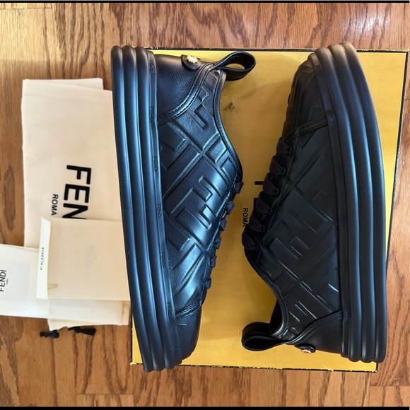 😊SOLD😊Fendi FF-embossed black leather flatform sneakers in 36.5 - Picture 2 of 12